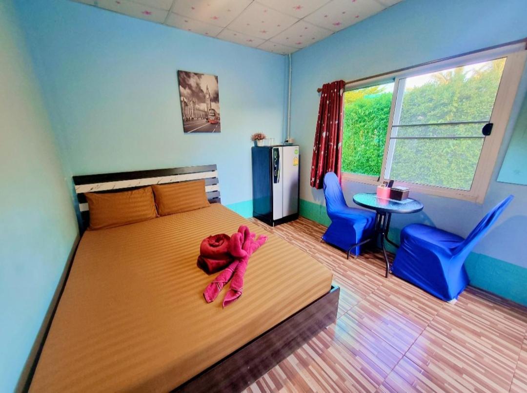 In Love Resort Chai Nat Exterior foto